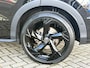 Volkswagen T-Roc 1.5 eTsi 2x R-Line First Edition Black Style Head up Display / Trekhaak / Panoramadak