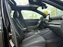 Volkswagen T-Roc 1.5 eTsi 2x R-Line First Edition Black Style Head up Display / Trekhaak / Panoramadak