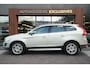 Volvo XC60 2.4D Momentum Dakspoiler Multifunctioneel stuurwiel Emergency braking Parkeersensoren achter