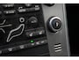 Volvo XC60 2.4D Momentum Dakspoiler Multifunctioneel stuurwiel Emergency braking Parkeersensoren achter