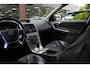 Volvo XC60 2.4D Momentum Dakspoiler Multifunctioneel stuurwiel Emergency braking Parkeersensoren achter