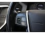 Volvo XC60 2.4D Momentum Dakspoiler Multifunctioneel stuurwiel Emergency braking Parkeersensoren achter