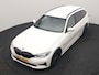 BMW 3-Serie Touring 330e Sportline PHEV 293pk | Trekhaak Af Fabriek | Adaptive Cruise | Head Up | 360 Camera | Lederen Sportstoelen Verwarmd | BLIS | Apple Carplay | Navigatie | DAB | Plug In Hybrid |