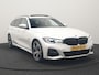 BMW 3-Serie Touring 330e M Sport PHEV 293pk Dealer O.H. | Panodak | Laser LED | Head Up | Adaptief Onderstel | Camera | Lederen Sportstoelen & Stuur Verwarmd | Sfeerverlichting | Keyless | BLIS | Apple Carplay | Virtual | Navigatie | DAB | Plug In Hybrid |