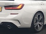 BMW 3-Serie Touring 330e M Sport PHEV 293pk Dealer O.H. | Panodak | Laser LED | Head Up | Adaptief Onderstel | Camera | Lederen Sportstoelen & Stuur Verwarmd | Sfeerverlichting | Keyless | BLIS | Apple Carplay | Virtual | Navigatie | DAB | Plug In Hybrid |