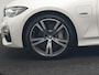 BMW 3-Serie Touring 330e M Sport PHEV 293pk Dealer O.H. | Panodak | Laser LED | Head Up | Adaptief Onderstel | Camera | Lederen Sportstoelen & Stuur Verwarmd | Sfeerverlichting | Keyless | BLIS | Apple Carplay | Virtual | Navigatie | DAB | Plug In Hybrid |