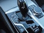 BMW 5-Serie Touring 530e Business Edition Plus | M-Pakket | Panoramadak | Trekhaak | Camera | Sfeerverlichting | NL-Auto |