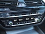 BMW 5-Serie Touring 530e Business Edition Plus | M-Pakket | Panoramadak | Trekhaak | Camera | Sfeerverlichting | NL-Auto |