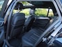 BMW 5-Serie Touring 530e Business Edition Plus | M-Pakket | Panoramadak | Trekhaak | Camera | Sfeerverlichting | NL-Auto |