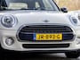 MINI Cooper 3-Deurs 1.5 Serious Business Cruise controle, airco en licht metalen wielen