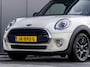 MINI Cooper 3-Deurs 1.5 Serious Business Cruise controle, airco en licht metalen wielen