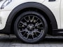 MINI Cooper 3-Deurs 1.5 Serious Business Cruise controle, airco en licht metalen wielen