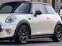 MINI Cooper 3-Deurs 1.5 Serious Business Cruise controle, airco en licht metalen wielen