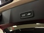 Volvo XC40 B4 Plus Dark | Schuifdak | Trekhaak | Harman Kardon | Adaptieve Cruise Control | Bestuurdersstoel elektrisch geheugen | Stoel en Stuurwielverwarming | Parkeercamera | 18 Inch | Passagiersstoel elektrisch | Microtech / alcantara bekleding met wit stiksel en bies | Zitting verlenging voorstoelen | Pilot Assist | BLIS Dode Hoek Detectie | Google Infotainment | Keyless Drive | Parkeersensoren voor+achter | Privacy Glass | Elektrisch bedienbare achterklep | Draadloos telefoon opladen | DAB Radio | Apple Carplay/Android Auto | Volvo On Call met mobiele App functie | Sand Dune Metallic |