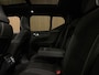 Volvo XC40 B4 Plus Dark | Schuifdak | Trekhaak | Harman Kardon | Adaptieve Cruise Control | Bestuurdersstoel elektrisch geheugen | Stoel en Stuurwielverwarming | Parkeercamera | 18 Inch | Passagiersstoel elektrisch | Microtech / alcantara bekleding met wit stiksel en bies | Zitting verlenging voorstoelen | Pilot Assist | BLIS Dode Hoek Detectie | Google Infotainment | Keyless Drive | Parkeersensoren voor+achter | Privacy Glass | Elektrisch bedienbare achterklep | Draadloos telefoon opladen | DAB Radio | Apple Carplay/Android Auto | Volvo On Call met mobiele App functie | Sand Dune Metallic |