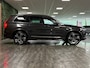 Volvo XC90 T8 AWD Recharge Ultra Ultimate Bright | Bowers & Wilkins | Luchtvering | Trekhaak | 360 Camera | Head-Up Display | 455pk | Adaptieve Cruise Control | Stoelverwarming voor+achter | Stuurwielverwarming | Schuifdak | 22 Inch | Full LED  Meesturende koplampen | Standkachel met Volvo On Call App | Pilot Assist | BLIS Dode Hoek Detectie | Alcantara hemelbekleding | Lederen handgrepen en zonnekleppen | Elektrische voorstoelen geheugen | Nappa Lederen bekleding | Zitting verlenging voorstoelen | Lederen Dashboard | Google Infotainment | Keyless Drive | Parkeersensoren voor+achter | Privacy Glass | Elektrisch bedienbare achterklep | Geïntegreerde zongordijnen achterportieren | Geïntegreerd kinderzitje achterin | 7-Persoons | 4-Zone Climate Control | DAB Radio | Apple Carplay/Android Auto | Draadloos telefoon opladen | Volvo On Call met mobiele App functie | Platinum Grey Metallic |