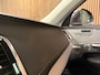 Volvo XC90 T8 AWD Recharge Ultra Ultimate Bright | Bowers & Wilkins | Luchtvering | Trekhaak | 360 Camera | Head-Up Display | 455pk | Adaptieve Cruise Control | Stoelverwarming voor+achter | Stuurwielverwarming | Schuifdak | 22 Inch | Full LED  Meesturende koplampen | Standkachel met Volvo On Call App | Pilot Assist | BLIS Dode Hoek Detectie | Alcantara hemelbekleding | Lederen handgrepen en zonnekleppen | Elektrische voorstoelen geheugen | Nappa Lederen bekleding | Zitting verlenging voorstoelen | Lederen Dashboard | Google Infotainment | Keyless Drive | Parkeersensoren voor+achter | Privacy Glass | Elektrisch bedienbare achterklep | Geïntegreerde zongordijnen achterportieren | Geïntegreerd kinderzitje achterin | 7-Persoons | 4-Zone Climate Control | DAB Radio | Apple Carplay/Android Auto | Draadloos telefoon opladen | Volvo On Call met mobiele App functie | Platinum Grey Metallic |