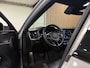 Volvo XC60 T6 AWD Recharge Plus Dark | Trekhaak | Harman Kardon | Adaptieve Cruise Control | Stoelverwarming voor+achter | Stuurwielverwarming | Full LED Meesturende koplampen | Parkeercamera | Pilot Assist | BLIS Dode Hoek Detectie | Standkachel met Volvo On Call App | Elektrische voorstoelen geheugen | R-Design Contour stoelen met wit stiksel en bies | Zitting verlenging voorstoelen | Schuifdak | 21 Inch | Google Infotainment | Keyless Drive | Parkeersensoren voor+achter | Elektrisch bedienbare achterklep | DAB Radio | Apple Carplay/Android Auto | Draadloos telefoon opladen | Volvo On Call met mobiele App functie | Silver Dawn Metallic |