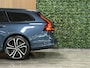 Volvo V90 T8 AWD Recharge Ultimate Dark | Bowers & Wilkins | Luchtvering | Stoelventilatie | Schuifdak | Head-Up Display | Stoelmassage | 455pk | Adaptieve Cruise Control | Stoelverwarming voor+achter | Stuurwielverwarming | 20 Inch | Full LED  Meesturende koplampen | Parkeercamera | Pilot Assist | BLIS Dode Hoek Detectie | Elektrische voorstoelen geheugen | Nappa Lederen bekleding | Zitting verlenging voorstoelen | Lederen Dashboard | Google Infotainment | Keyless Drive | Parkeersensoren voor+achter | Privacy Glass | Elektrisch bedienbare achterklep | Geïntegreerde zongordijnen achterportieren | DAB Radio | Apple Carplay/Android Auto | Volvo On Call met mobiele App functie | Denim Blue Metallic |