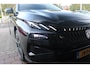 Peugeot e-308 SW GT 54 kWh | 360° CAMERA | ELEKTRISCHE STOEL VERSTELLING MET MASAGE FUNTIE | VOORSTOELEN VERWARMD | ALCANTARA BEKLEDING | DRAADLOZE APPLE CARPLAY/ANDROID AUTO | DAB+ RADIO | ADAPTIVE CRUISE CONTROL | 17" LICHTMETALEN VELGEN | CLIMATE CONTROL | ELEKTRISCH BEDIENBARE ACHTERKLEP |