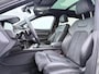 Audi Q8 e-tron 50 quattro S Edition 95 kWh | Pano dak | Trekhaak | 21" | Stuur-/Stoelverwarming | S-line