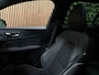 Volvo V60 T6 AWD Recharge Plus Dark | Schuifdak | 360 Camera | Harman Kardon | Adaptieve Cruise Control | Stoelverwarming voor+achter | Stuurwielverwarming | Full LED Meesturende koplampen | Pilot Assist | BLIS Dode Hoek Detectie | Elektrische voorstoelen geheugen | R-Design Contour Stoelen met wit stiksel en bies | Zitting verlenging voorstoelen | 19 Inch | Google Infotainment | Keyless Drive | Parkeersensoren voor+achter | Privacy Glass | Elektrisch bedienbare achterklep | DAB Radio | Apple Carplay/Android Auto | Volvo On Call met mobiele App functie | Thunder Grey Metallic |