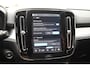 Volvo XC40 B4 211PK Plus Black Edition / Adaptive Cruise control / 360 Camera / Extra getint glas / 20'' velgen / Harman Kardon / Elektrisch verstelbare stoelen met geheugen / Stoel- en stuurverwarming / Elektrisch panorama schuifdak / Trekhaak elektrisch uitklapbaar
