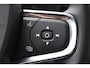 Volvo XC40 B4 211PK Plus Black Edition / Adaptive Cruise control / 360 Camera / Extra getint glas / 20'' velgen / Harman Kardon / Elektrisch verstelbare stoelen met geheugen / Stoel- en stuurverwarming / Elektrisch panorama schuifdak / Trekhaak elektrisch uitklapbaar