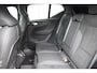 Volvo XC40 B4 211PK Plus Black Edition / Adaptive Cruise control / 360 Camera / Extra getint glas / 20'' velgen / Harman Kardon / Elektrisch verstelbare stoelen met geheugen / Stoel- en stuurverwarming / Elektrisch panorama schuifdak / Trekhaak elektrisch uitklapbaar
