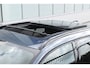 Volvo XC40 B4 211PK Plus Black Edition / Adaptive Cruise control / 360 Camera / Extra getint glas / 20'' velgen / Harman Kardon / Elektrisch verstelbare stoelen met geheugen / Stoel- en stuurverwarming / Elektrisch panorama schuifdak / Trekhaak elektrisch uitklapbaar