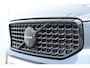 Volvo XC40 B4 211PK Plus Black Edition / Adaptive Cruise control / 360 Camera / Extra getint glas / 20'' velgen / Harman Kardon / Elektrisch verstelbare stoelen met geheugen / Stoel- en stuurverwarming / Elektrisch panorama schuifdak / Trekhaak elektrisch uitklapbaar