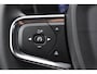 Volvo XC40 B4 211PK Plus Black Edition / Adaptive Cruise control / 360 Camera / Extra getint glas / 20'' velgen / Harman Kardon / Elektrisch verstelbare stoelen met geheugen / Stoel- en stuurverwarming / Elektrisch panorama schuifdak / Trekhaak elektrisch uitklapbaar