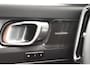 Volvo XC40 B4 211PK Plus Black Edition / Adaptive Cruise control / 360 Camera / Extra getint glas / 20'' velgen / Harman Kardon / Elektrisch verstelbare stoelen met geheugen / Stoel- en stuurverwarming / Elektrisch panorama schuifdak / Trekhaak elektrisch uitklapbaar