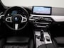 BMW 5-Serie Touring 530e 215kW xDrive Auto | Apple Carplay / Android Auto | Panoramadak | Sfeerverlichting | Harman / Kardon | Achteruitrijcamera | Trekhaak |