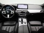 BMW 5-Serie Touring 530e 215kW xDrive Auto | Apple Carplay / Android Auto | Panoramadak | Sfeerverlichting | Harman / Kardon | Achteruitrijcamera | Trekhaak |