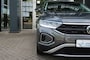Volkswagen T-Roc 1.5 TSI, Stoel-Stuurverw, Trekhaak, All-Season, PDC 360, Camera, CarPlay etc.