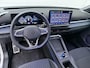 Volkswagen T-Roc 1.5 eTSI R-Line | Camera | Side Assist | ACC | Elek. Achterklep | Stuur-/Stoelverwarming | Matrix LED | Spiegelpakket | 19'' |