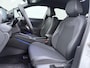 Volkswagen T-Roc 1.5 eTSI R-Line | Camera | Side Assist | ACC | Elek. Achterklep | Stuur-/Stoelverwarming | Matrix LED | Spiegelpakket | 19'' |