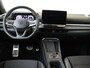 Volkswagen T-Roc 1.5 eTSI R-Line | Trekhaak | Achteruitrijcamera | Matrix LED verlichting | Keyless | Adaptieve cruise control | Dodehoekdetectie | Stoel- en stuurwielverwarming | Elektrische kofferklep |