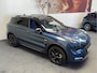 Lynk & Co 01 1.5 BLACK LINE PREMIUM ZWARTE HEMEL TREKHAAK 360 CAMERA ADAPTIVE CRUISE CONTROL PANORAMA SCHUIF/KANTELDAK APPLE CARPLAY/ANDROID RIJSTROOKSENSOREN ZEER MOOI !!
