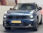 Lynk & Co 01 1.5 BLACK LINE PREMIUM ZWARTE HEMEL TREKHAAK 360 CAMERA ADAPTIVE CRUISE CONTROL PANORAMA SCHUIF/KANTELDAK APPLE CARPLAY/ANDROID RIJSTROOKSENSOREN ZEER MOOI !!