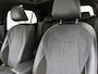 Volkswagen T-Roc 1.5 eTsi Style First Edition 116 PK Automaat | Panoramaschuif-kanteldak | Black style | Navigatie | Apple Carplay draadloos | Android Auto draadloos | IQ Lights | Camera | Ruiten getint | 18" Lichtmetalen velgen | Climate control | Adaptive cruise control | Achterklep elektrisch |