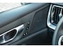 Volvo V60 T8 455PK Plug-in hybrid AWD Plus Dark | trekhaak | Climate pack | 360 graden camera | HUD | Panoramadak