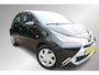 Toyota Aygo 1.0 VVT-i x-play , Achteruitrijcamera, DAB Radio