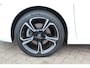 Opel Corsa 1.2 GS Line 100PK TURBO In nieuwstaat Opel Corsa ! Autm. airco, cruise cntrl, lane assist, panoramadak, verwarmde stoelen, LM wielen, camera, pdc v+a, navigatie by Apple Carplay/Android auto, metallic, LED verl. etc.