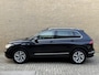 Volkswagen Tiguan 1.4 TSI eHybrid 245pk Elegance Business+ | Panoramadak | Trekhaak wegklapbaar | Virtual cockpit | Adaptieve cruise | Camera | Navigatie | Apple CarPlay | Stoel&stuurverwarming | Keyless | DAB | Sfeerverlichting | IQ-light | Elektrische achterklep | Volledig onderhouden