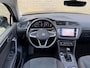 Volkswagen Tiguan 1.4 TSI eHybrid 245pk Elegance Business+ | Panoramadak | Trekhaak wegklapbaar | Virtual cockpit | Adaptieve cruise | Camera | Navigatie | Apple CarPlay | Stoel&stuurverwarming | Keyless | DAB | Sfeerverlichting | IQ-light | Elektrische achterklep | Volledig onderhouden