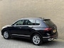 Volkswagen Tiguan 1.4 TSI eHybrid 245pk Elegance Business+ | Panoramadak | Trekhaak wegklapbaar | Virtual cockpit | Adaptieve cruise | Camera | Navigatie | Apple CarPlay | Stoel&stuurverwarming | Keyless | DAB | Sfeerverlichting | IQ-light | Elektrische achterklep | Volledig onderhouden