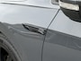 Volkswagen Golf 1.5 eTSI R-Line Business+ Trekhaak / Carpay / stoel-stuurverwarming / Camera