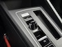 Volkswagen Golf 1.5 eTSI R-Line Business+ Trekhaak / Carpay / stoel-stuurverwarming / Camera